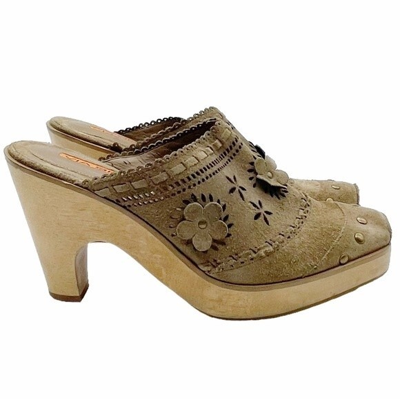 Via Spiga Light Brown Suede Laser Cut Floral Suede Studded Mule Women’s Size 6.5 - Picture 6 of 14